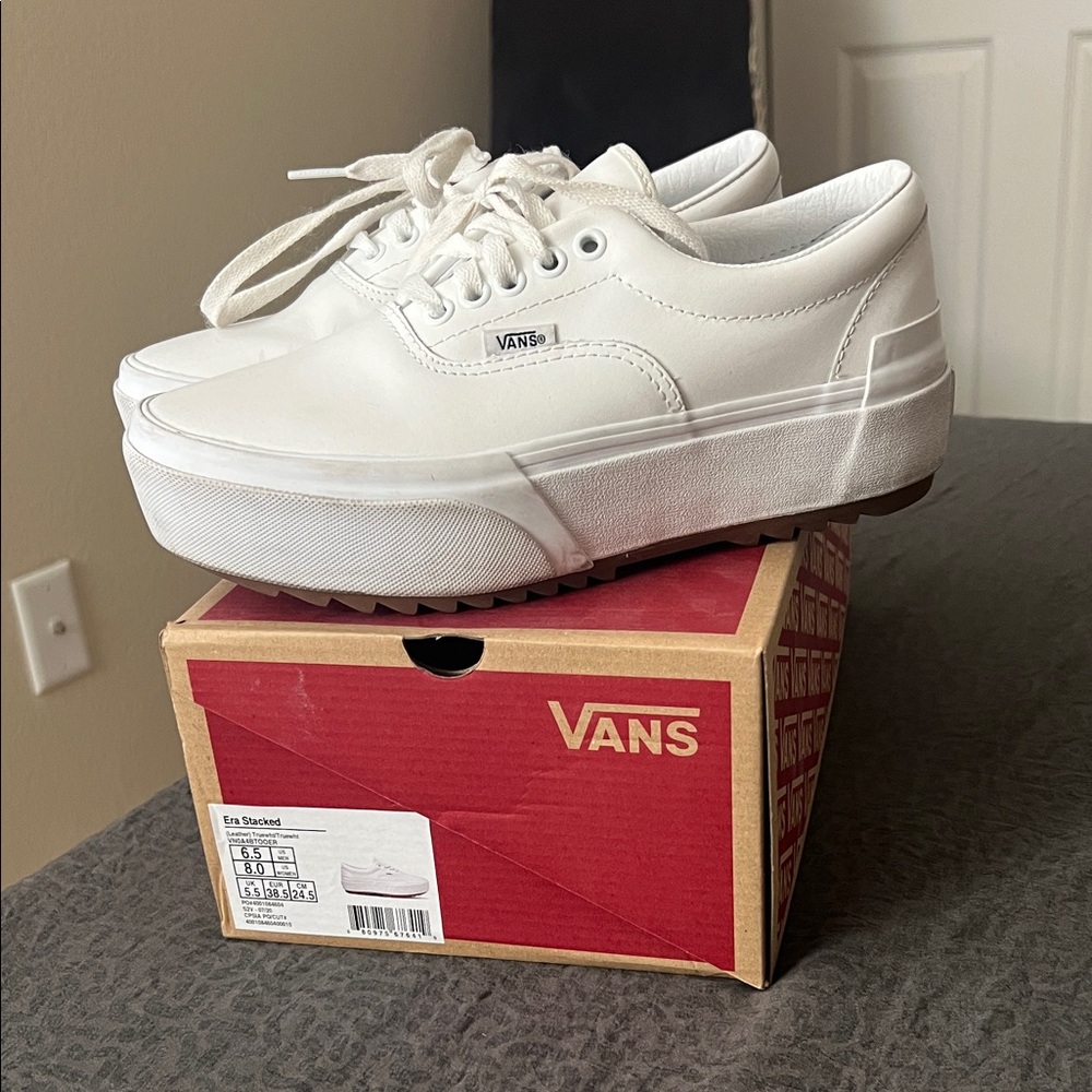 Vans Women's Era Stacked leather Classic White Sneakers size 8